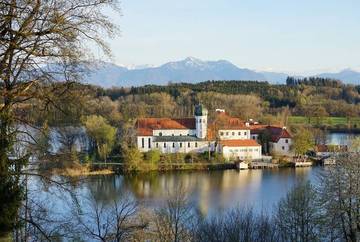 Ferienwohnung für 4 Personen, mit Balkon und Seeblick sowie Balkon/Terrasse am Chiemsee - 3