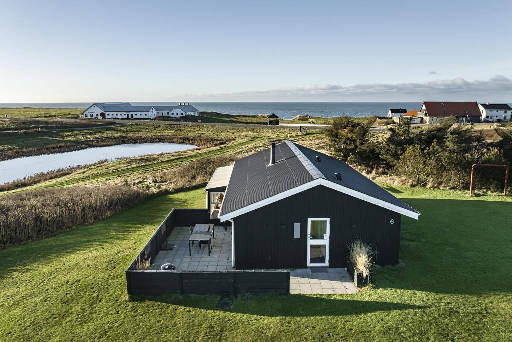 Wunderschönes und einladendes Ferienhaus mit herrlichem Meer- und Seeblick in Nr. Lyngby, Hjørring und Umgebung