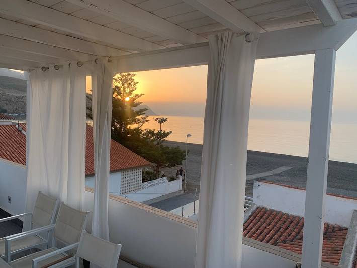 Ferienhaus "Casa Sueña" nahe am Strand mit 4 privaten Terrassen in Calahonda, Motril