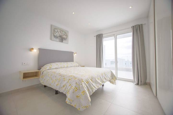 Villa et annexe avec piscine privée, terrasses extérieures spacieuses et Wifi. in Puerto del Carmen, Tías