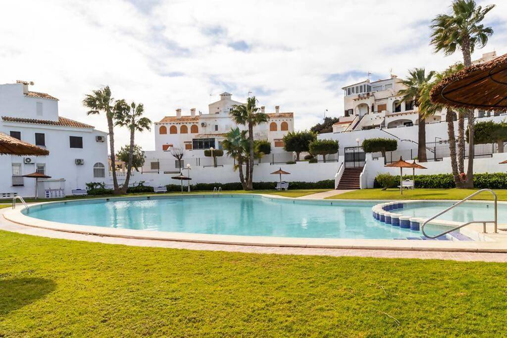 Ganze Wohnung, Two-Bedroom Apartment in Torrevieja, Costa Blanca