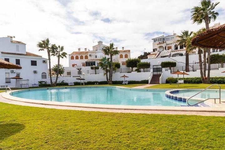 Bungalow für 4 Personen, mit Balkon und Terrasse sowie Pool in La Mata