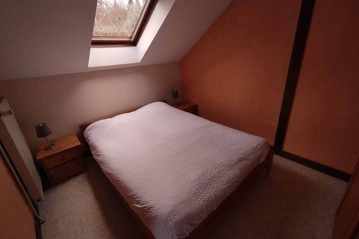 Gîte pour 5 personnes, avec Jacuzzi et Terrasse ainsi que Jardin et Sauna à Dommartin-lès-Remiremont - 4