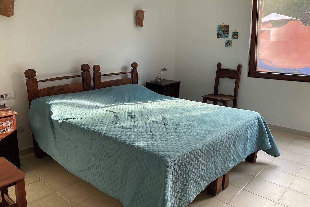 Ferienhaus mit Kajaks, Cala Girgolu, San Teodoro, Sardinien, 100m vom Strand in Cala Girgolu, San Teodoro