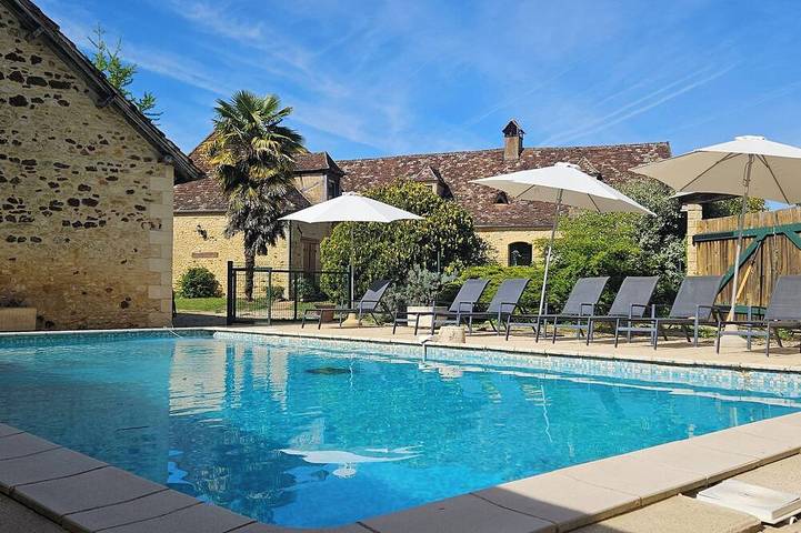 Location de vacances pour 15 personnes, avec jardin, animaux acceptés à Journiac