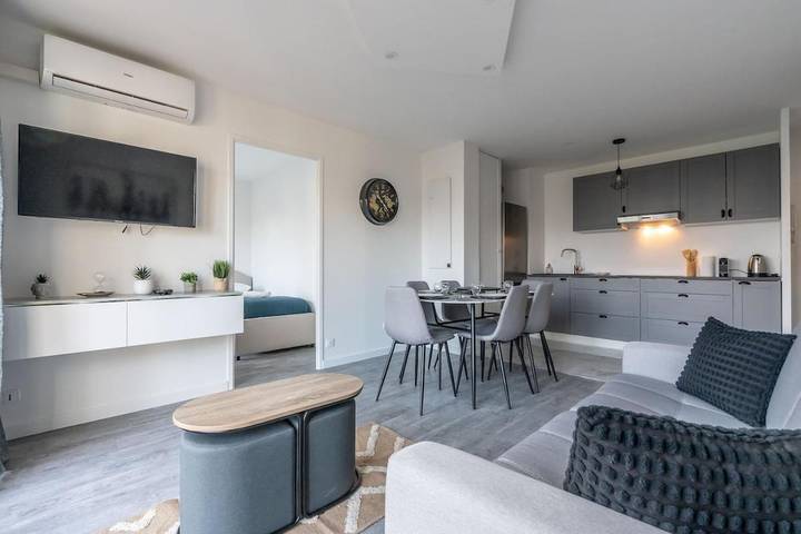 Gîte pour 6 personnes, avec terrasse dans Gare Du Val D Europe