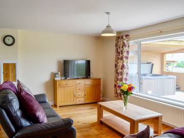 Cottage for 4 People in Powys, Mid-Wales, Photo 2