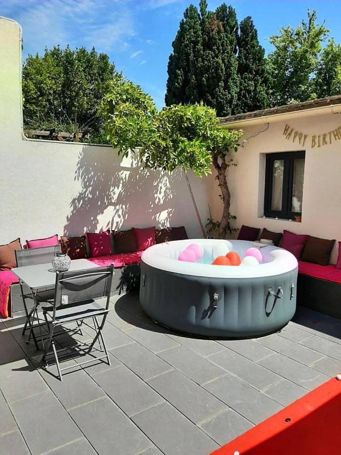 Appartement de vacances pour 2 personnes, avec Jacuzzi ainsi que Terrasse et Jardin