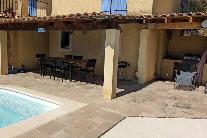 Appartement de vacances pour 3 personnes, avec jardin ainsi que piscine et terrasse à Draguignan