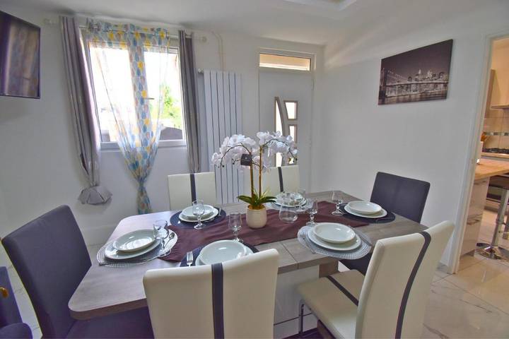 Location de vacances pour 10 personnes, avec terrasse à Goussainville - 3