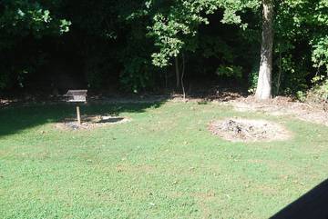 Log Cabin for 6 Guests in Lake Cumberland, Russell County, Picture 3