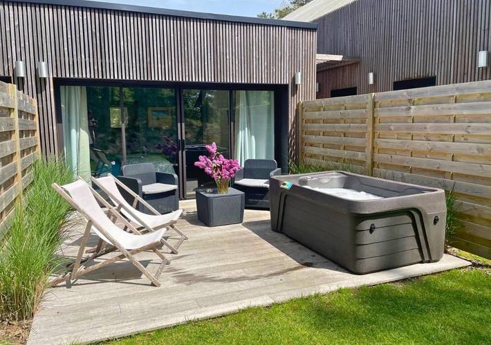 Location de vacances pour 8 personnes, avec terrasse et jacuzzi ainsi que jardin et piscine dans Golf du Touquet - 4