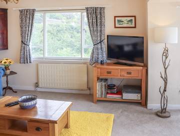 Holiday Rental for 8 People in Solva, Pembrokeshire, Photo 2