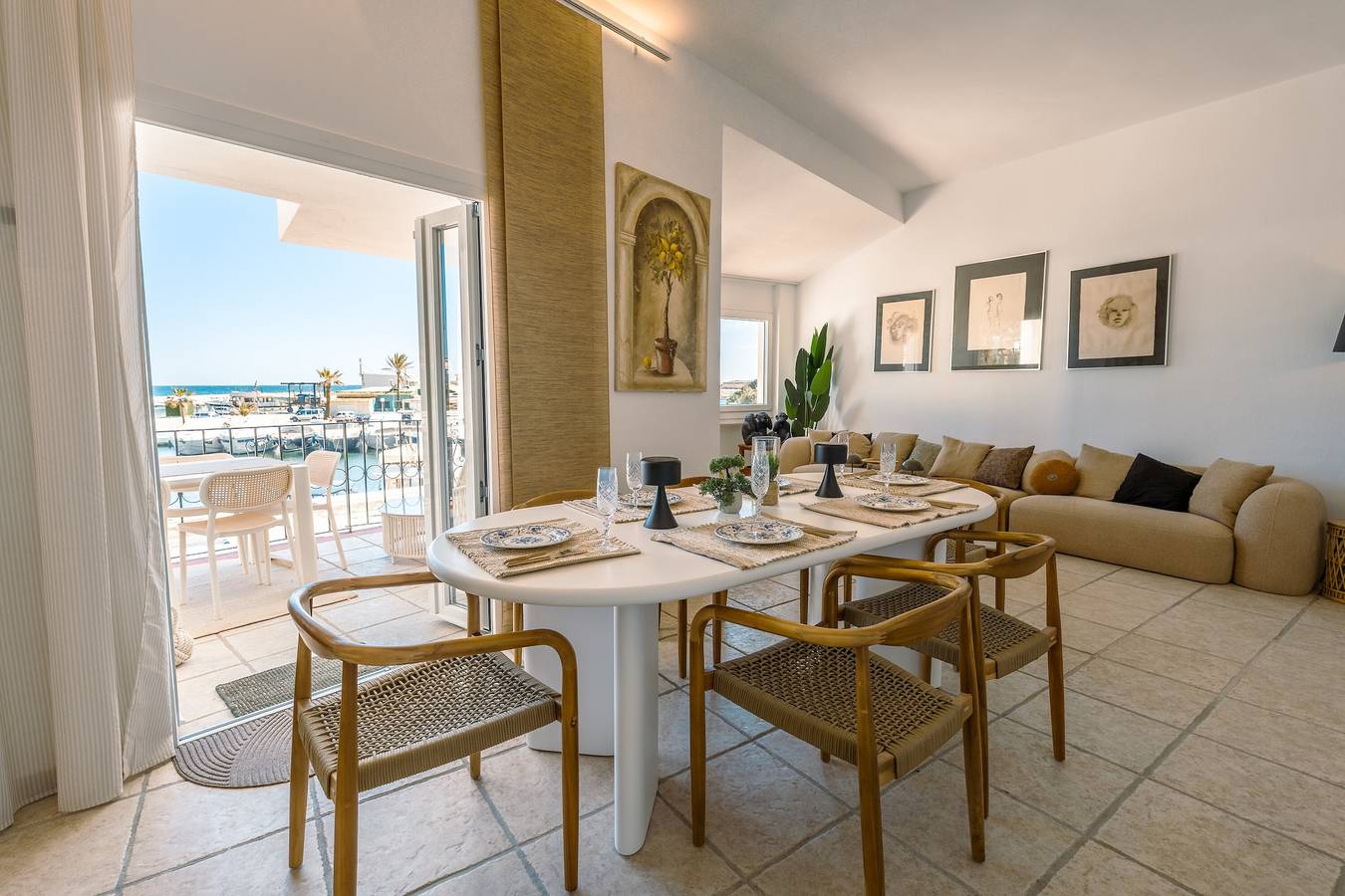 Geheel appartement, Appartement met 4 slaapkamers aan de jachthaven van Puerto Cabopino, direct aan het strand in Playa Cabopino, Marbella