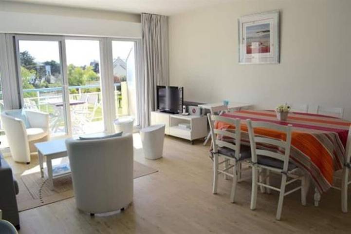 Apartamento entero, Appart T3 Duplex 2 º piso en residencia 10 Mn a pie de las playas. in Guérande, Côte de Jade