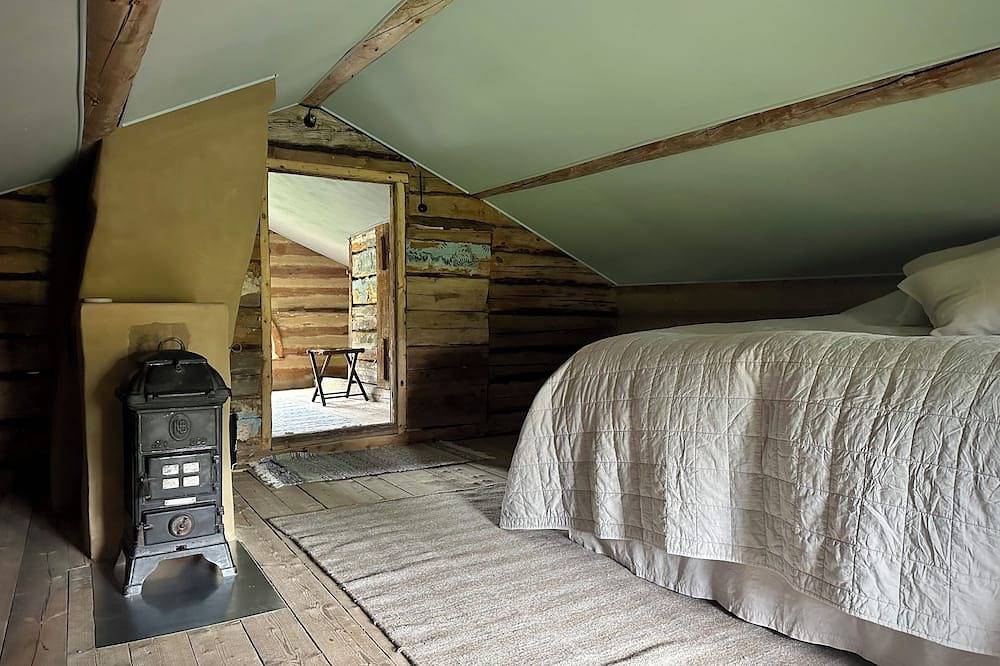 Rural dream home in the heritage-listed Arrendatorns Bostad from the 18th century. in Hjälmaren