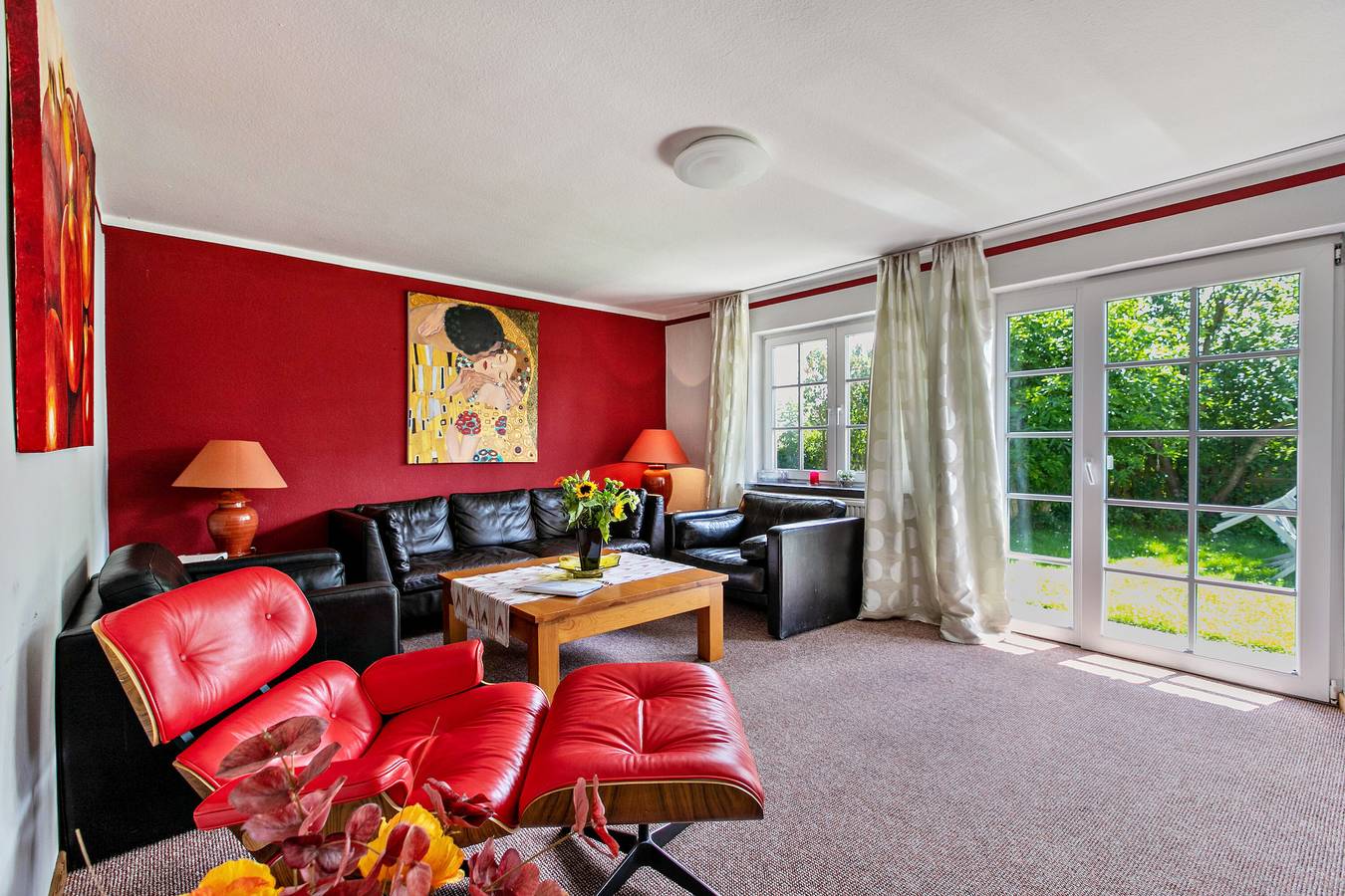 Holiday Home 'Austernfischer Haus Sonnenschein' with Shared Terrace, Private Garden and Wi-Fi in Pellworm, North Sea of Schleswig-Holstein