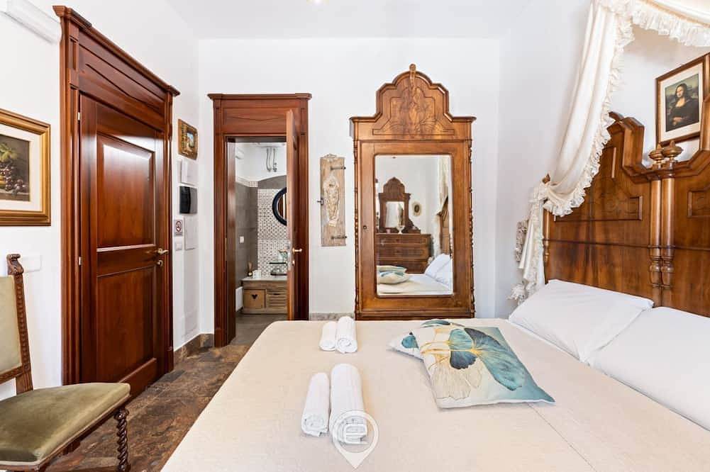 Domo Antico Borgo - Royal Room in Oristano, Campidano