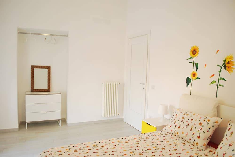 Ganze Wohnung, Neue \"Annurca\" Wohnung mit kleiner Terrasse in Neapel, Neapel Provinz