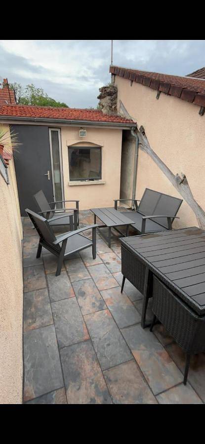 Location de vacances pour 8 personnes, avec jardin et terrasse à Saint-Martin-d'Ablois - 2