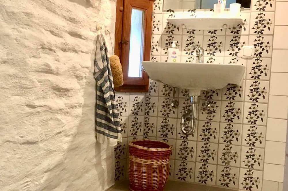 Ganze Wohnung, 2-Bett-Ferienwohnung Scheune - Bauernhaus Vulkaneifel in Schutz, Vulkaneifel