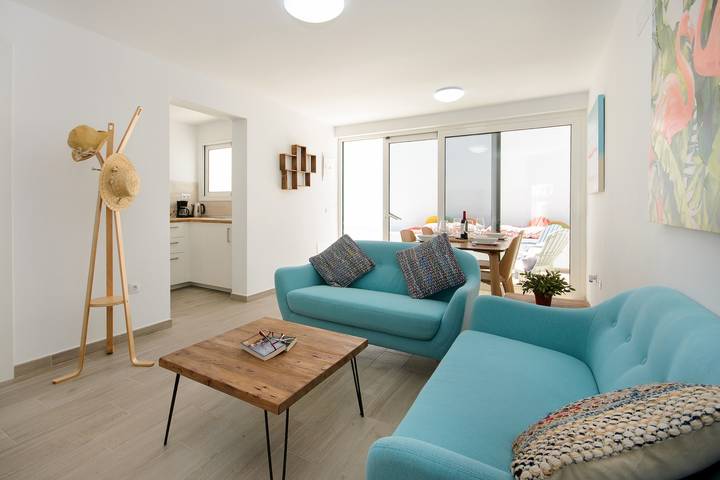 Holiday home for 4 people, with terrace and pool in Puerto del Carmen Old Town
