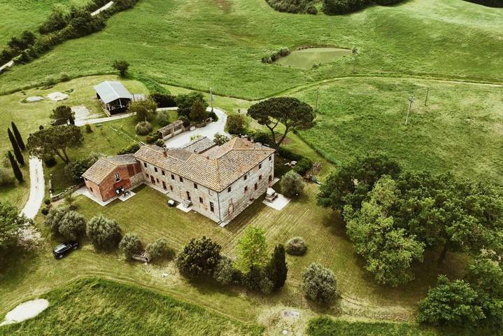 Ganze Wohnung, Ferienwohnung für 2 Personen mit Garten in Asciano, Siena Provinz