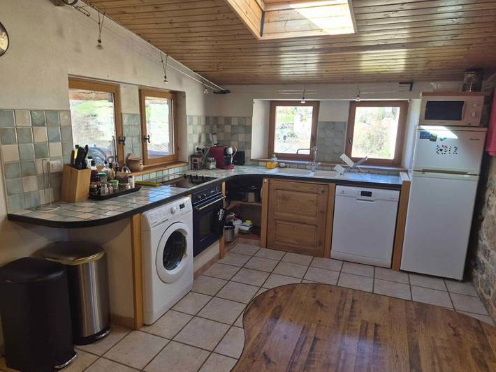 Location de vacances pour 6 personnes, avec piscine ainsi que balcon et jacuzzi à La Cresse - 3