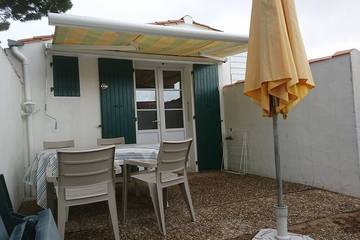 Gîte pour 4 personnes, avec jardin et terrasse dans Plage Du Gros Jonc Le Bois Plage En Re