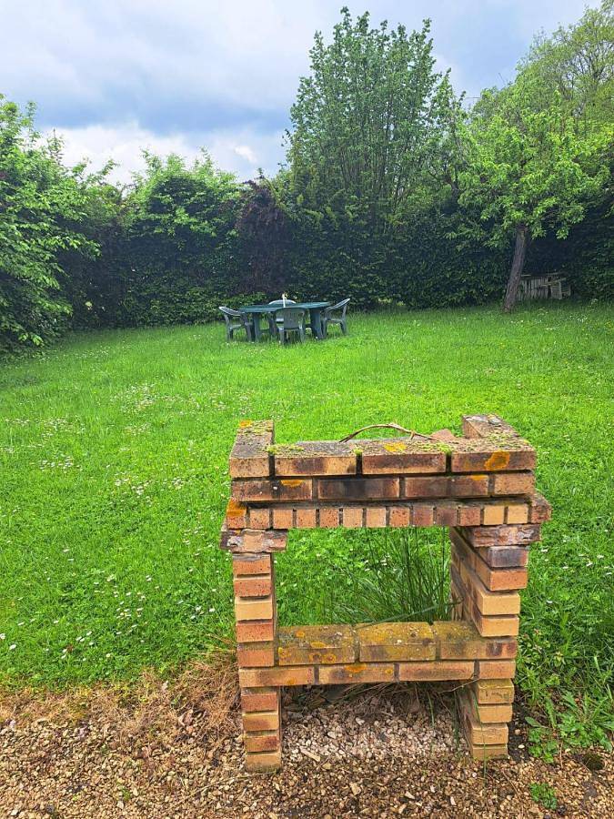 Double or Twin Room with Private External Bathroom in Venoy, Région d'Auxerre