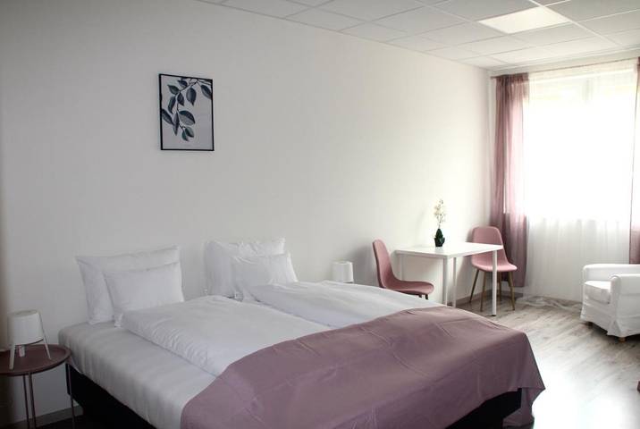 Chambre d’hôte pour 3 personnes, avec Terrasse ainsi que Jardin et Vue à Vecsés