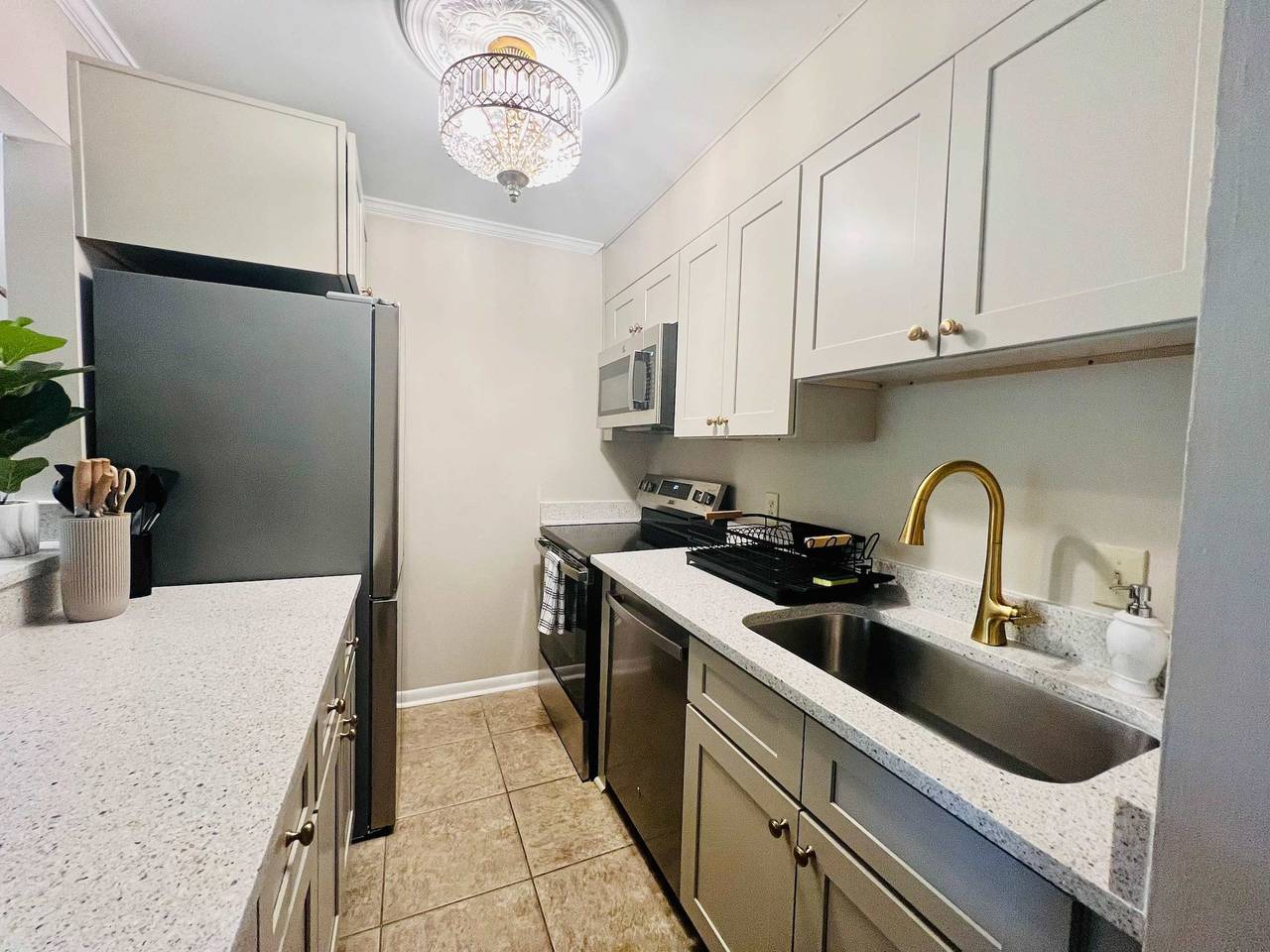 Apartamento entero, Lakefront Condo - King Bed  Full Kitchen in Auburn (AL), Alabama