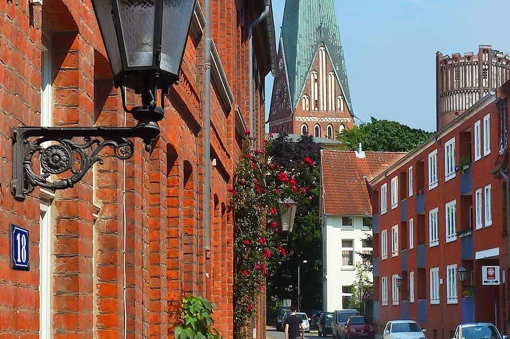Ganze Wohnung, Schöne Ferienwohnung nähe der Ilmenau mitten in der Stadt in Lüneburg, Nordheide