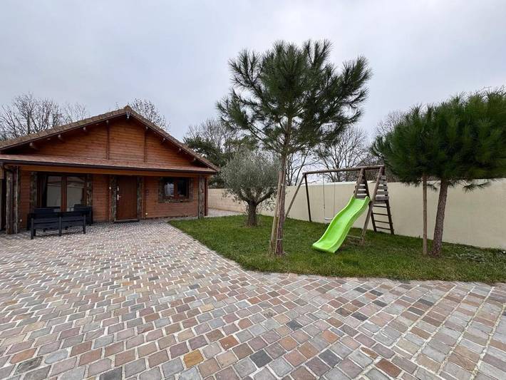 Chalet pour 6 personnes, avec jardin et jacuzzi