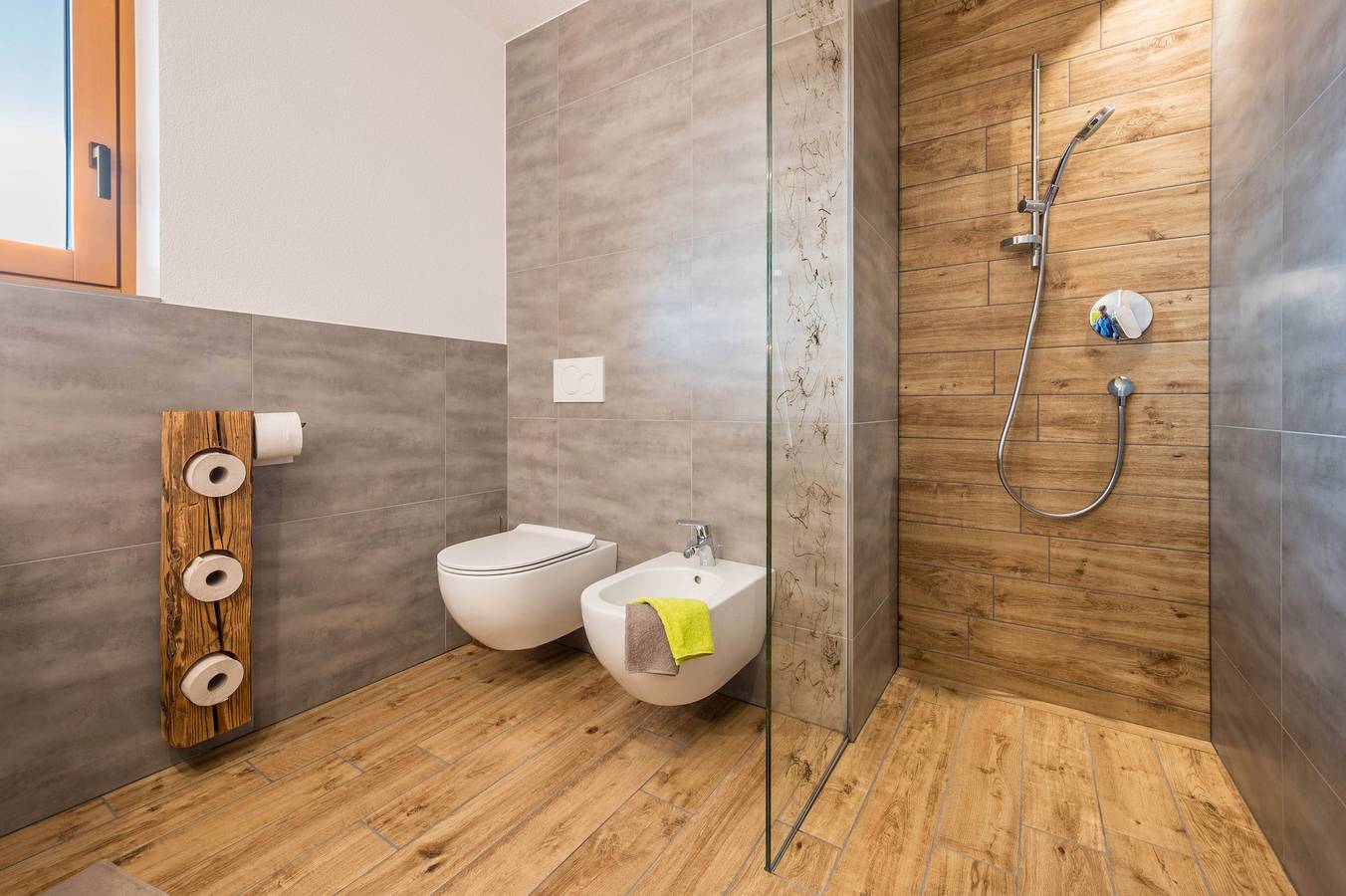 Ganze Wohnung, Ferienwohnung "Forchnerhof Apt 1" mit Bergblick, privater Terrasse und Wlan in Terenten, Dolomiti Superski