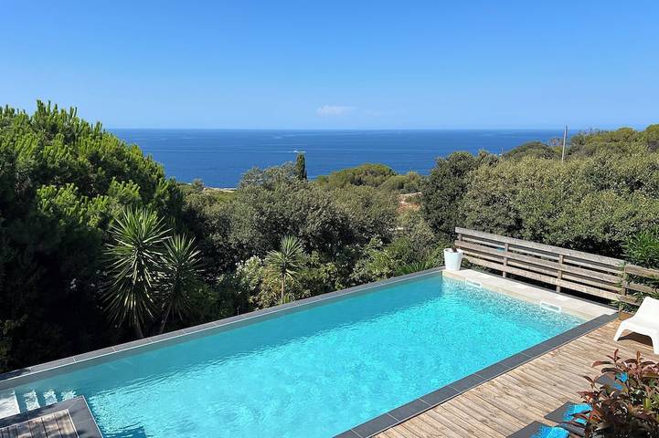Villa pour 8 personnes, avec jardin et terrasse à Calvi