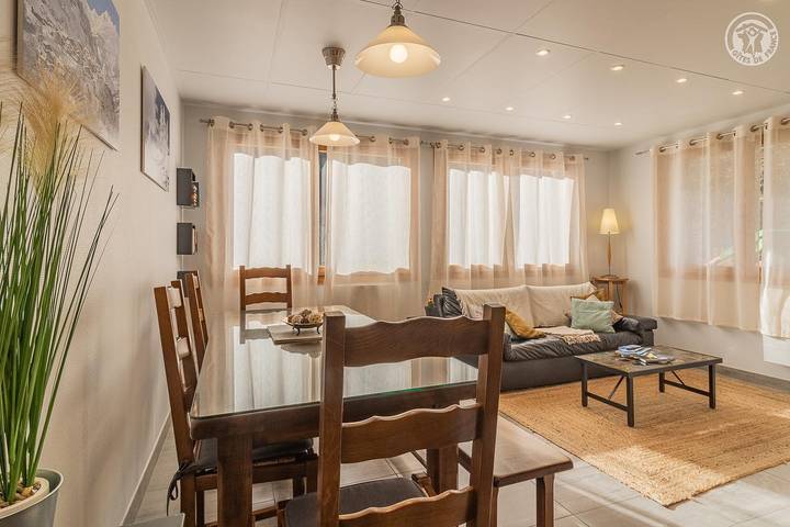 Gîte pour 4 personnes, avec terrasse - 1
