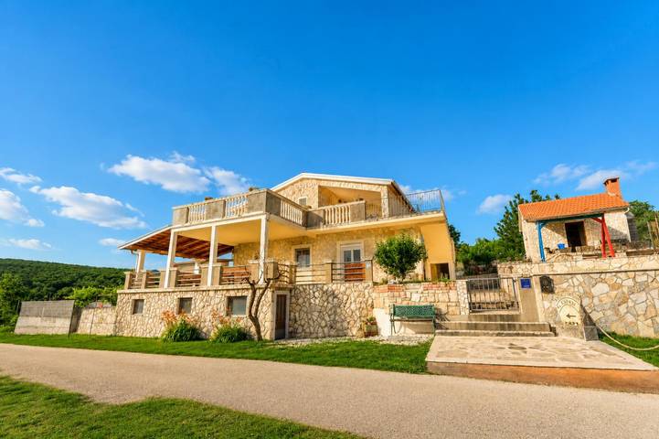 Villa für 10 Personen, mit Garten und Kinderpool sowie Terrasse in Zadar - 2