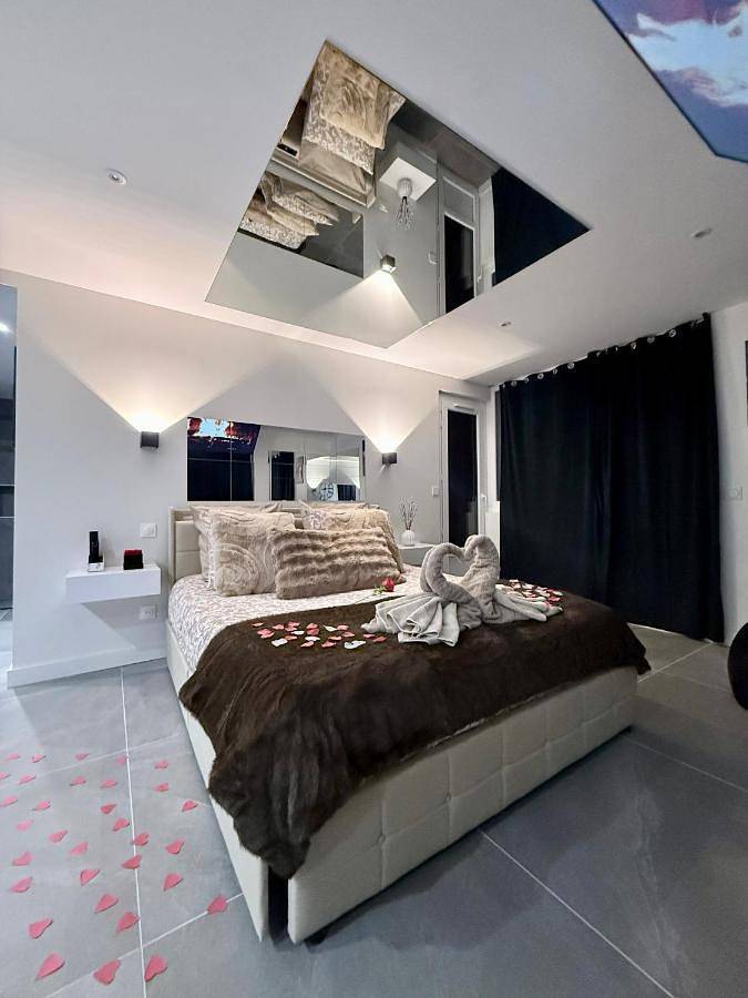 Gîte pour 2 personnes, avec jacuzzi et balcon à Échirolles - 2
