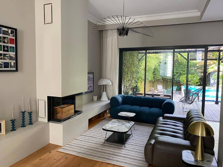 Villa with Private Pool in Bordeaux, Bordeaux region
