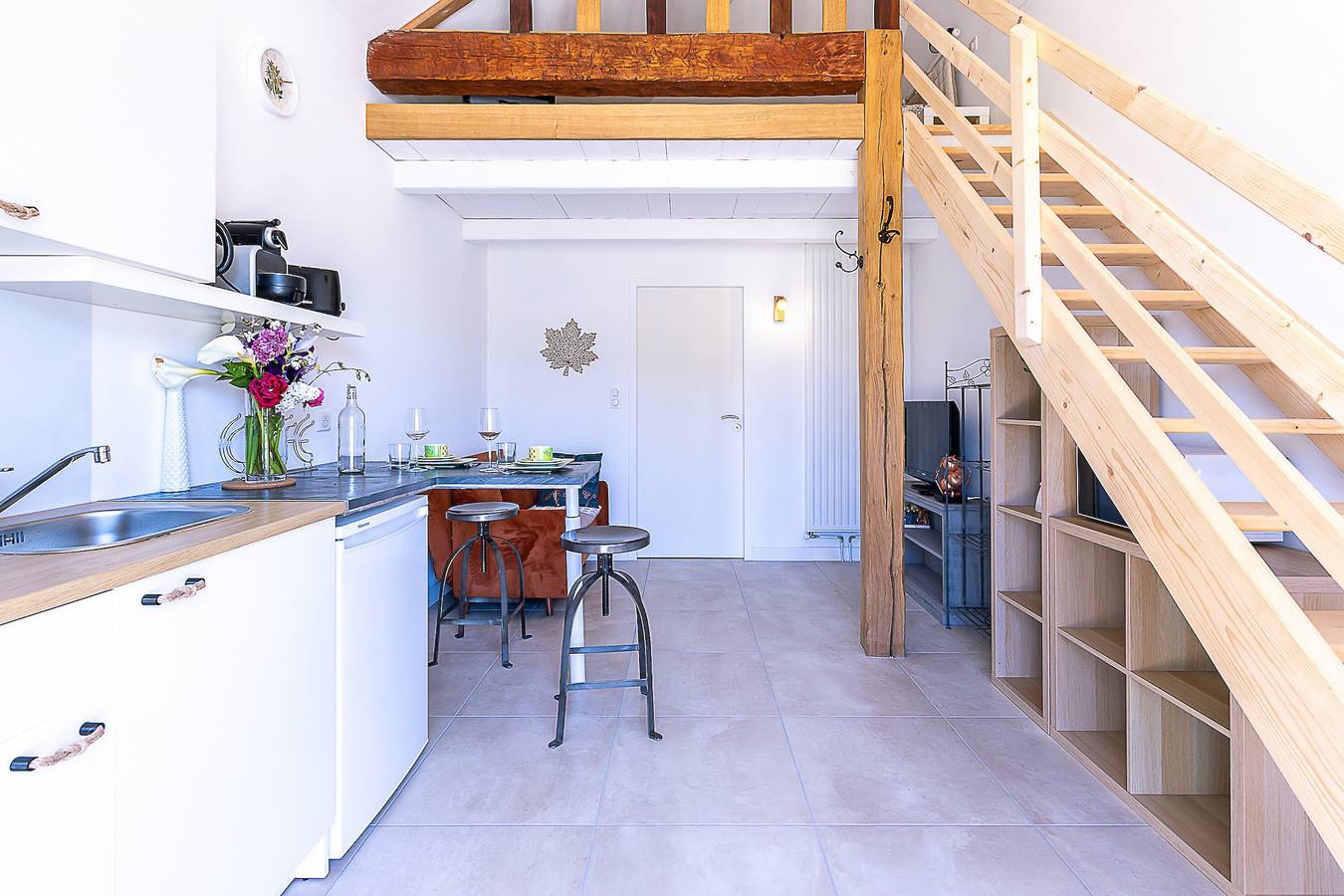 Studio entier, Studio 'Le De Château Trompette' avec Wi-Fi in Le Fenouiller, Vallée de la Loire