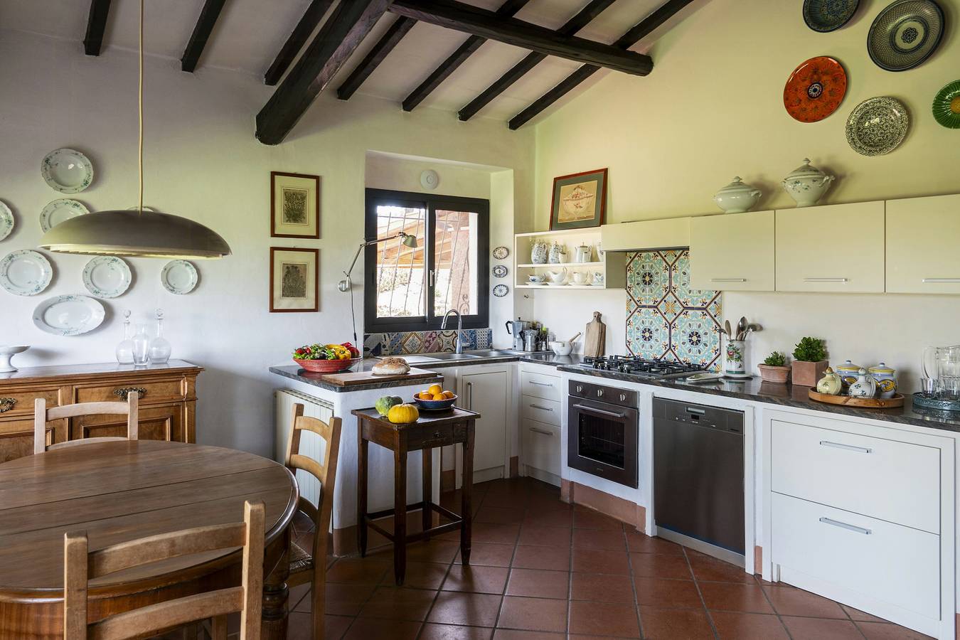 Traditionelle toskanische Villa auf einem Hügel mit Swimmingpool in Magliano in Toscana, Parco Naturale della Maremma