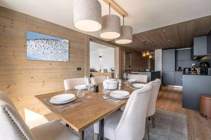 Chalet for 4 people, with view and balcony in Courchevel