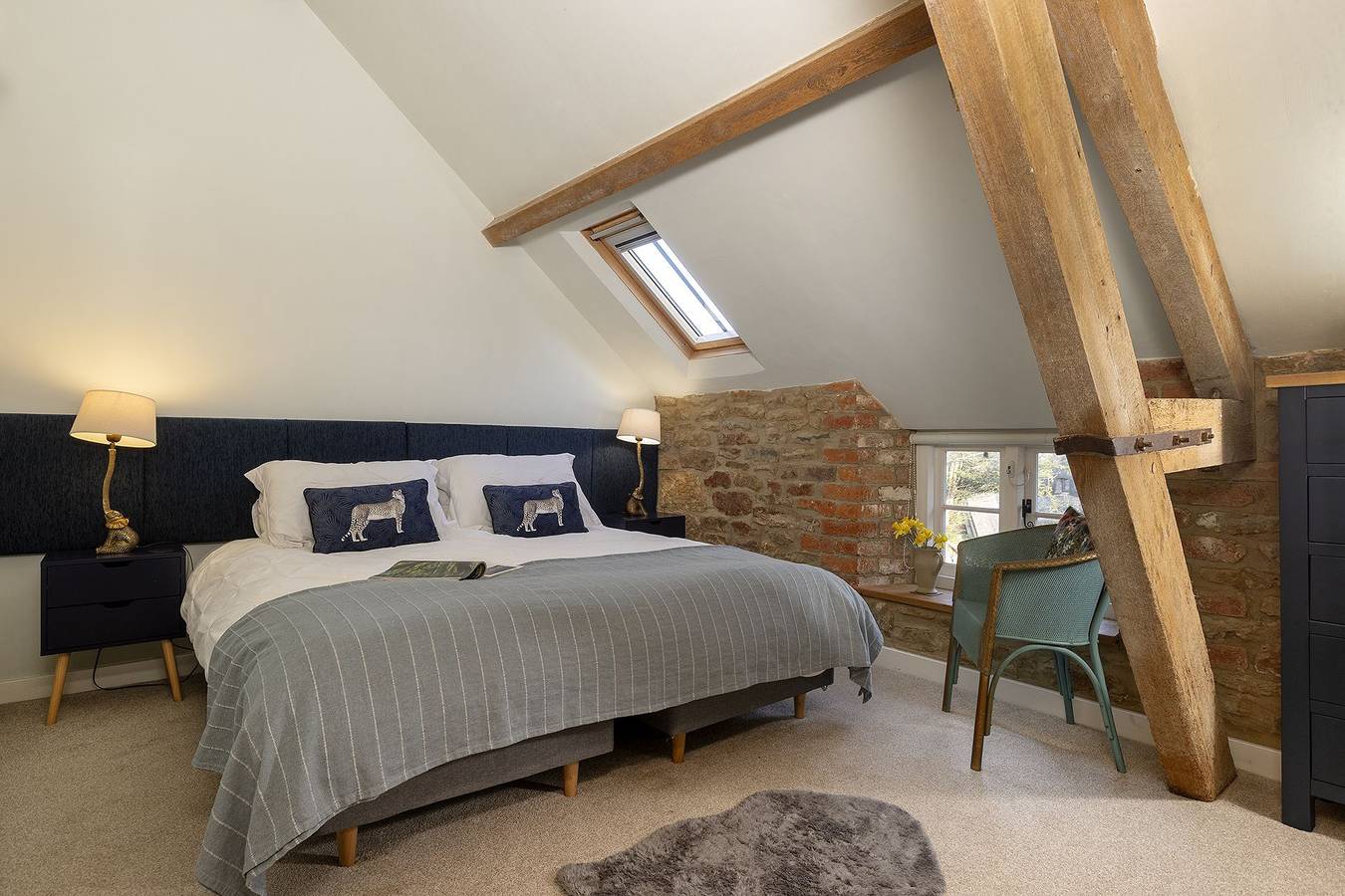 Entire apartment, The Granary at Oriel Farm in Oxfordshire