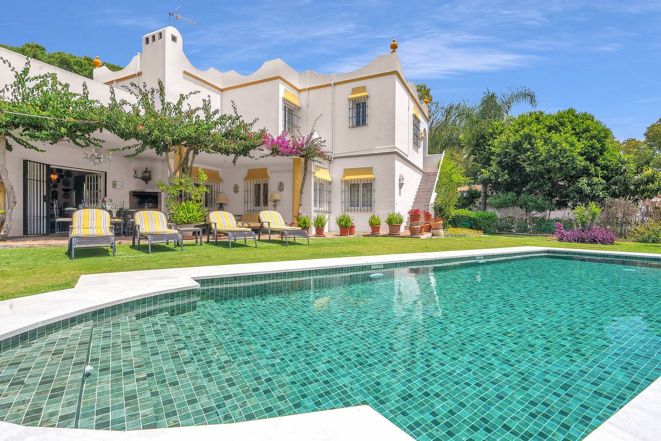 Villa for 14 personer med hage in Benamara Gardens, Estepona