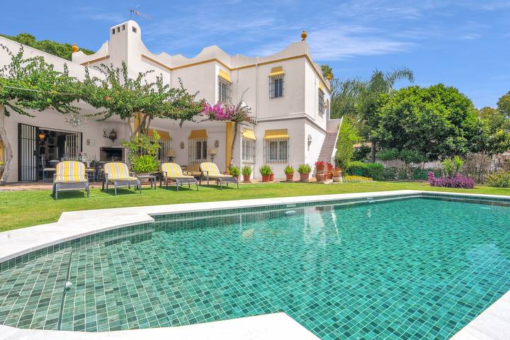 Casa rural para 14 personas, con terraza y jardín en Estepona - 2