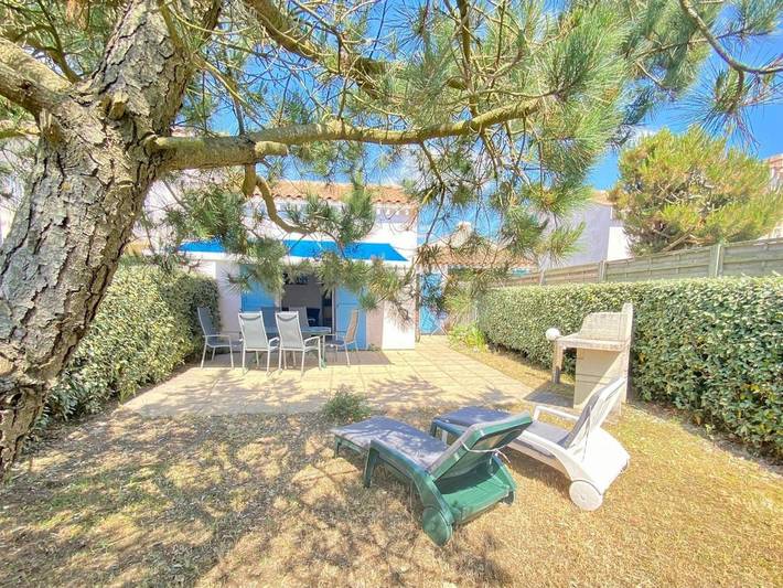 Maison de vacances pour 4 personnes, avec Terrasse ainsi que Jardin et Piscine