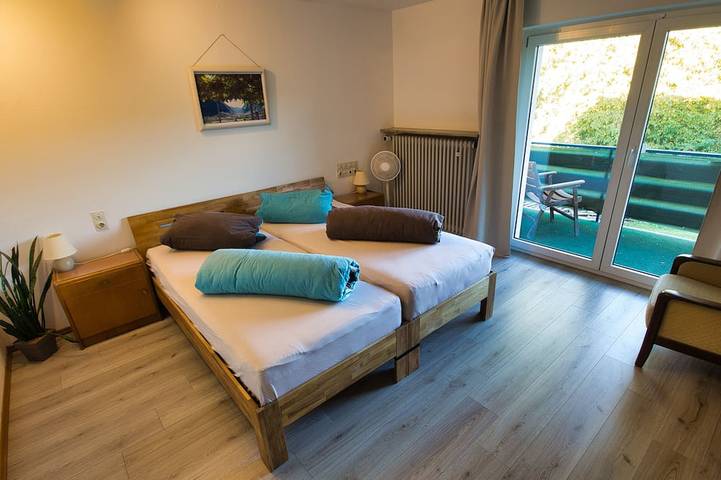 Ganze Wohnung, Natur Paradies Seeberg, Pool, Garten, Grill, Natur Paradies mit Pool - Ferienwohnung am Seeberg in Heidenheim, Landkreis Heidenheim