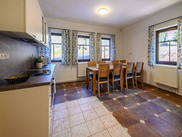 Villa nahe Prkenny Dul mit Sauna in Bernartice, Region Trautenau