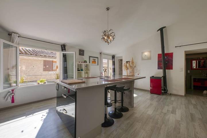 Gîte pour 6 personnes, animaux acceptés à Alignan-du-Vent